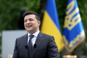 Верховний суд зобов'язав Зеленського під час виконання службових обов’язків говорити українською