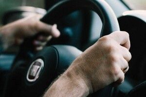 Волинянин украв в односельця машину, скоїв на ній ДТП і втік