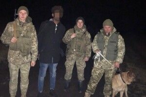 Мандрівника із Африки прикордонники затримали біля кордону з Польщею