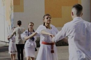 Медалі й свідоцтва про освіту випускникам луцьких шкіл вручатимуть улітку