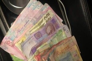 У Луцьку пасажир авто тицяв патрульним хабаря, аби не штрафували його нетверезого водія-товариша 