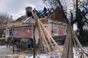 Лишилися без даху: сім’ї волинян, у якої горіла хата, потрібна допомога