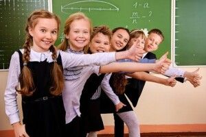 У школах можуть продовжити навчальний рік, скоротивши літні канікули: від чого залежить і чому батьки проти