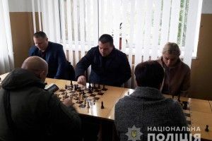 У Луцьку коні СБУ втерли носа слонам Нацполіції