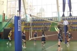 У Луцьку тривають змагання з волейболу серед дівчат 