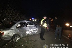 Стрілянина на Рівненщині: порушник протаранив дві поліцейські автівки (Відео)