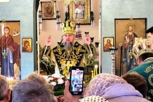Очільник ПЦУ Епіфаній освятив храм на Повстанських могилах на Рівненщині
