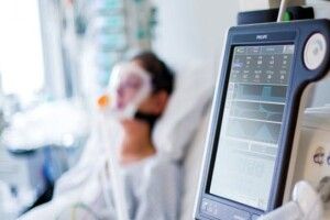 Майже 90% українців, які були на ШВЛ через COVID, померли – дослідження НАНУ