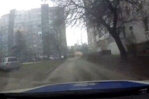 У Рівному патрульні дворами ганялись за п'яним водієм (Відео)