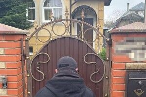 СБУ проводить обшуки в московській церкві в Івано-Франківську (Фото)