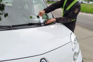 У муніципальні варті обіцяють штрафувати водіїв біля луцького авторинку