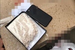 Жінку, яка планувала активно торгувати наркотиками у Луцьку та області, прокурори вимагатимуть взяти під варту