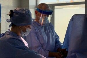 На Волині медики врятували пацієнту ногу після складного перелому стегна