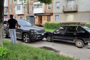 На Волині сталася ДТП: не поділили дорогу «жигулі» та позашляховик (Фото)