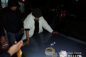 На Волині поліцейські спіймали на гарячому продавця гранат