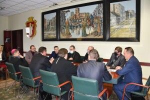 У Луцьку виступили проти підручника, який пропагує одностатеві шлюби