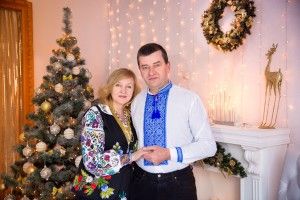 Колоритні полотна та писанки подружжя із Володимира прикрашають колекції і за кордоном