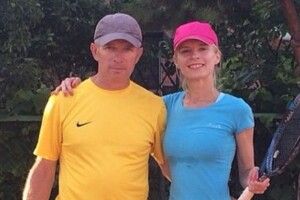 У когось під вікнами картопля,  а у Володимира Кучеренка — тенісний корт