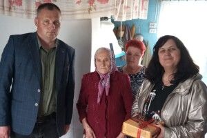 У громаді на Волині привітали довгожительку