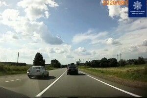 У поліції покарали порушника ПДР по відео з реєстратора (Відео)