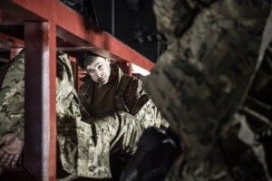 Український режисер презентував у Польщі виставу про збитий «Боїнг»