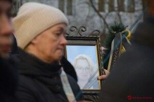 Одеса попрощалася із викладачкою, яка виводила студентів із охопленого полум'ям коледжу