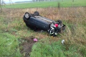 Ранкова ДТП: дві машини в кюветі, одна з них – догори дриґом
