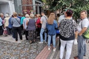 У Луцькій міськраді прокоментували черги пенсіонерів щодо виплат ООН 