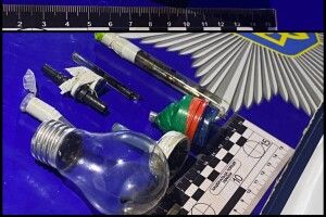 Наркотики і невідомі пристрої: у Рівному інспектори зупинили підозрілого чоловіка