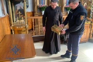 Волинські рятувальники пішли по церквах (Фото)