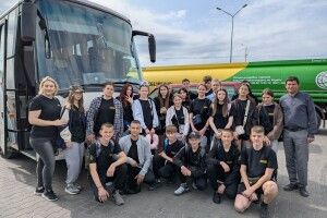 Одинадцятеро дітей Ковельської громади, які втратили батьків у війні, вирушили до США на відпочинок