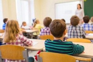 Як працюватимуть школи і дитсадки під час посиленого карантину. Правила