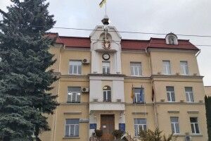 Чи отримують працівники Луцької міськради премії під час війни