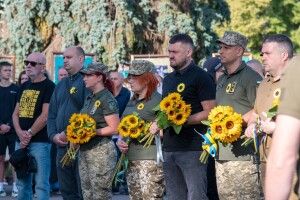 Вшанування полеглих Героїв: у Луцьку відбулися скорботні заходи до Дня пам'яті