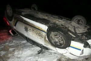 Наздоганяючи «Ауді» на «євробляхах» перекинувся автомобіль патрульних