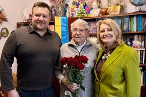 94 роки натхнення: місто на Волині вітає Почесного громадянина Олександра Каліщука