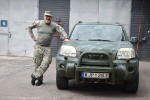 Працівники Луцької міськради скинулись на автомобіль для ЗСУ