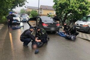 Поліція стверджує, що стрілянину в Броварах влаштували перевізники, які не поділили пасажирів (Відео)