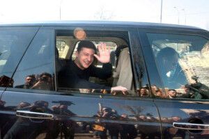 «Зеленський катається на автомобілях, які Порошенко купив для іноземних делегацій»