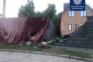 У Луцьку п’яна водійка тролейбуса врізалась в паркан