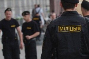 «Обматюкали на міліцію»: у Білорусі силовики затримали цілий клас школярів