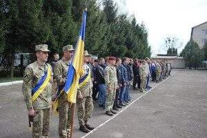 На Волині урочисто відправили до війська молоде поповнення
