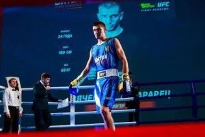 Вінничанин Слава Кухар здобув найшвидшу перемогу в історії боксу (Відео)