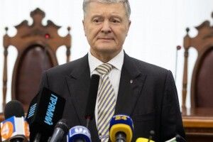 Порошенко закликав владу до адекватних дій: танки стоять без пального, а ви ганяєтесь за опозицією