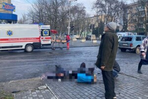 Росіяни накрили вогнем центр Херсона: багато загиблих, десятки поранених (Фото 18+)
