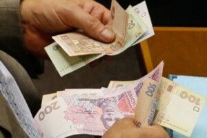 Зростання пенсій. Яким категоріям та коли підвищать виплати