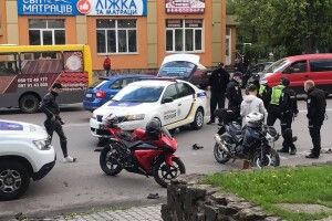 У Луцьку – аварія за участю поліцейського авто і мотоцикла (Фото, Відео) 