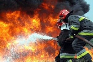 На Волині посеред ночі горіли дві господарські споруди