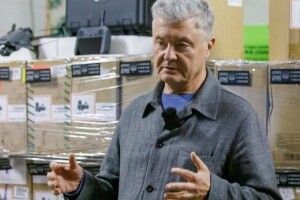 Більше ніж держава: Порошенко купив для ЗСУ 80 «Мавіків» з тепловізорами і мікросхеми для 2000 «Цукорків»