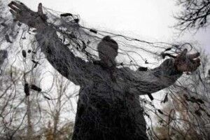 На волинському озері впіймали озброєного мисиновою сіткою браконьєра
